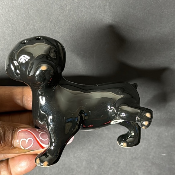 Dog and Fire Hydrant Salt and Pepper Shakers - Picture 2 of 14